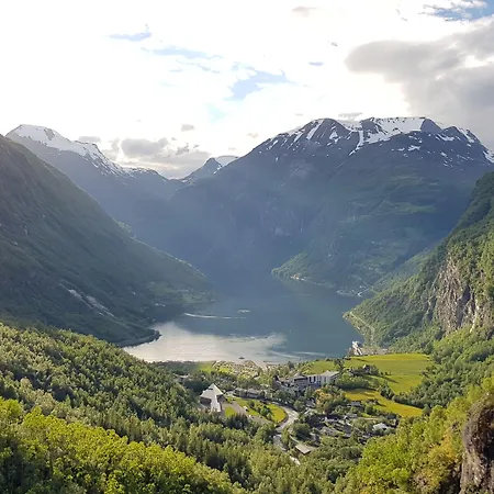 Blatind Boutique Hotel Stordal